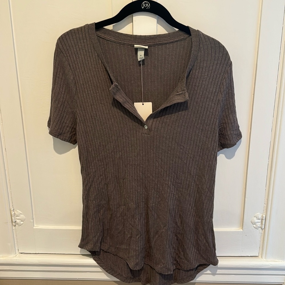 Casual brown T-shirt, soft material